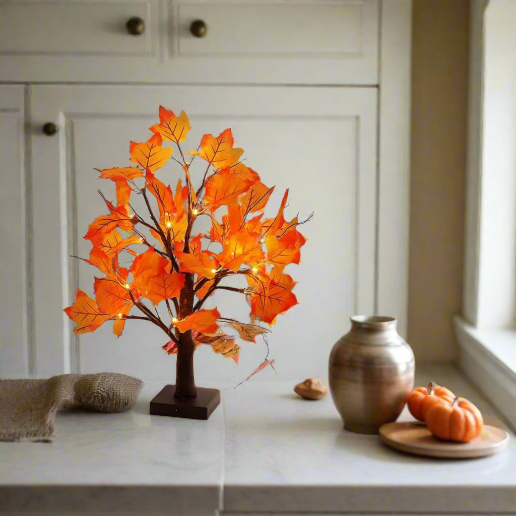Autumn Maple Leaf LED Tree Lamp – Cozy Fall & Halloween Decor Light for Home or Apartment
